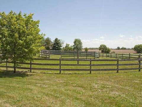9159 Clinton Macon Road Tecumseh, MI 49286 - Photo 23 of 25 20403254-22.JPG