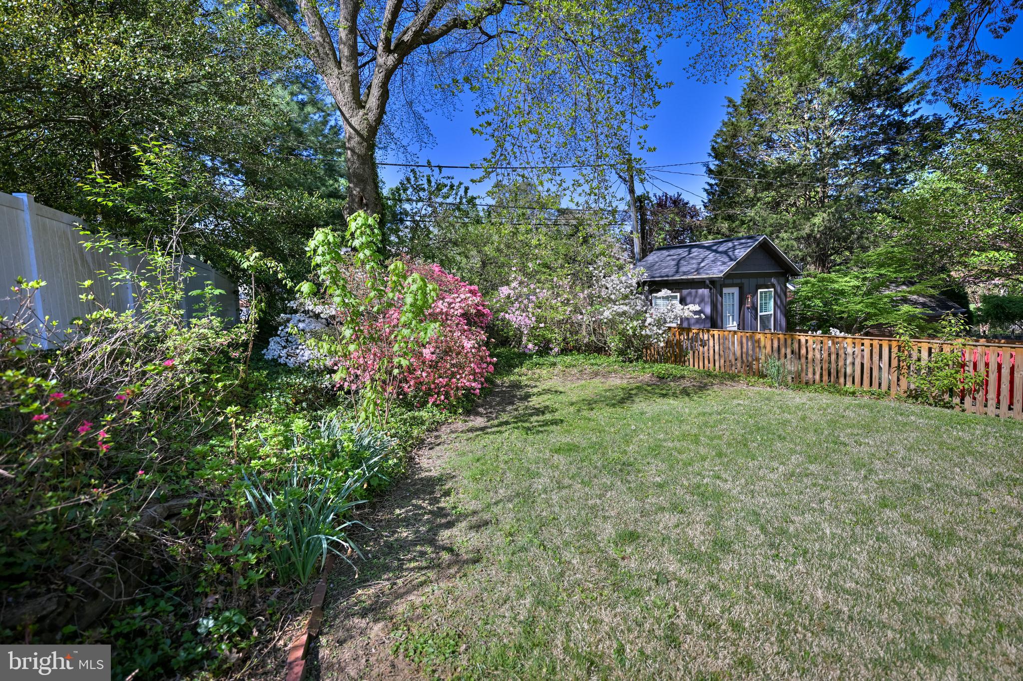 909 Weatherbee Road Towson, MD 21286 - Photo 28 of 51 a view of a house with a yard and garden