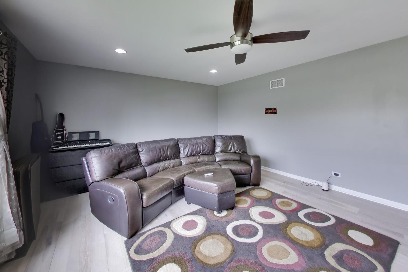 3091 Longcommon Parkway Elgin, IL 60124 - Photo 21 of 50