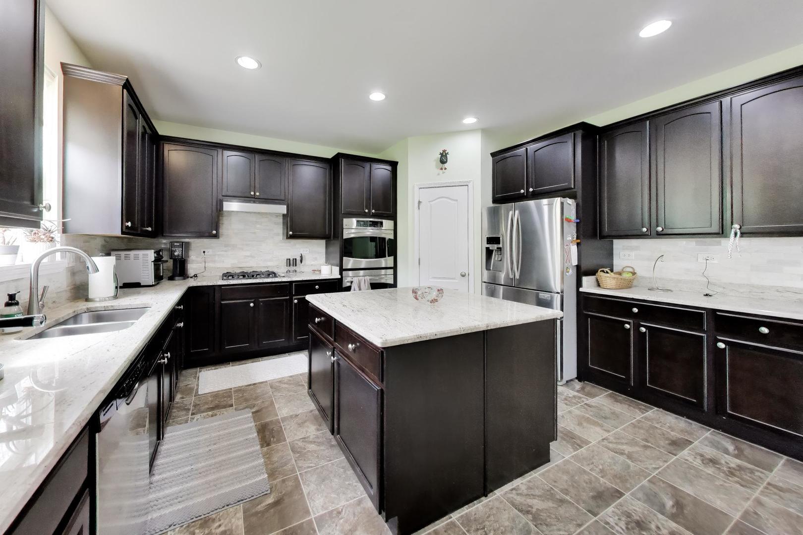 3091 Longcommon Parkway Elgin, IL 60124 - Photo 9 of 50