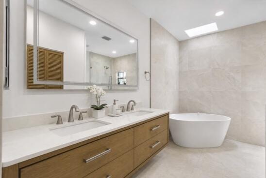 10681 154th Road North Jupiter, FL 33478 - Photo 2 of 12 Primary Suite