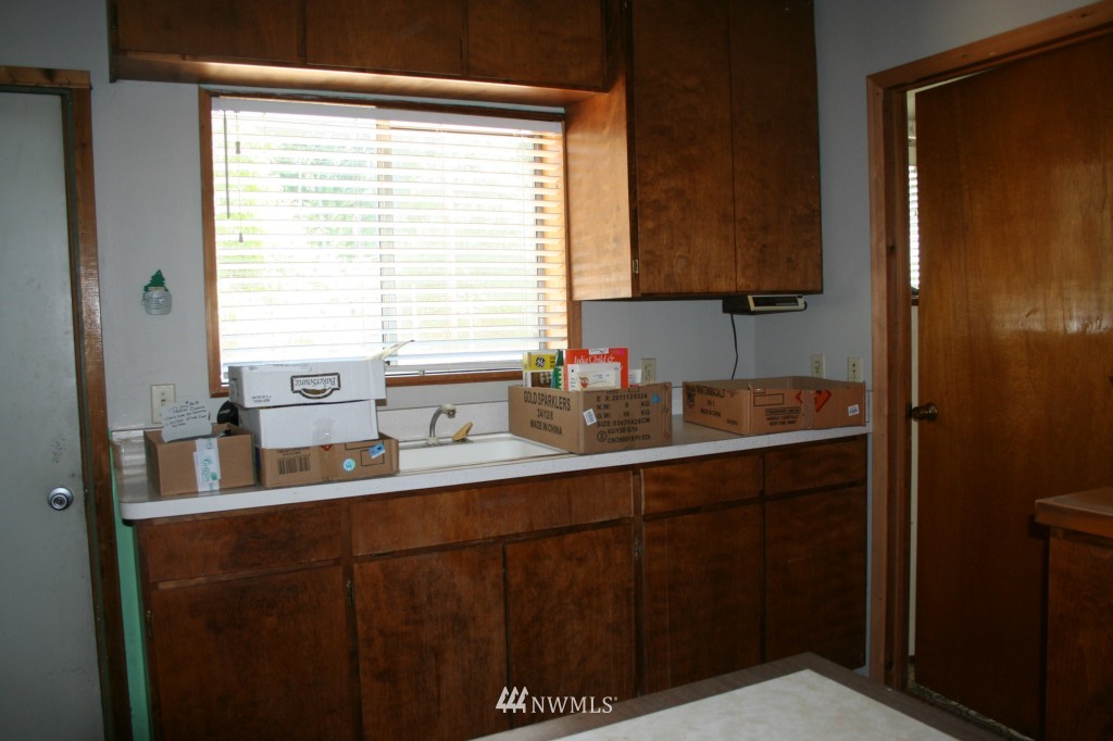 7044 Cultus Bay Road Clinton, WA 98236 - Photo 20 of 25 Gallery Image 20