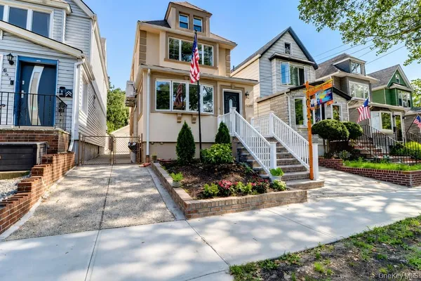 $1,097,777 | 64-72 80th Avenue | Glendale