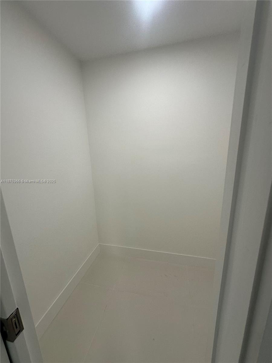 526 South Rainbow Drive Hollywood, FL 33021 - Photo 11 of 20 a room that has a window in it