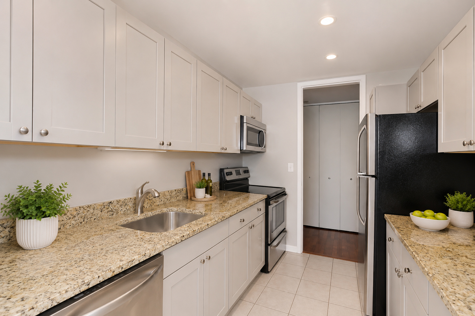 655 West Irving Park Road, Unit 4202 Chicago, IL 60613 - Photo 5 of 13