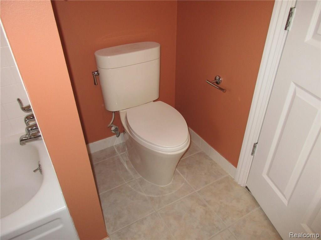 3501 West 14 Mile Road, Unit 13 Royal Oak, MI 48073 - Photo 18 of 20