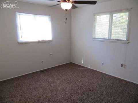 6475 Linden Road Swartz Creek, MI 48473 - Photo 12 of 25 20421950-11.JPG