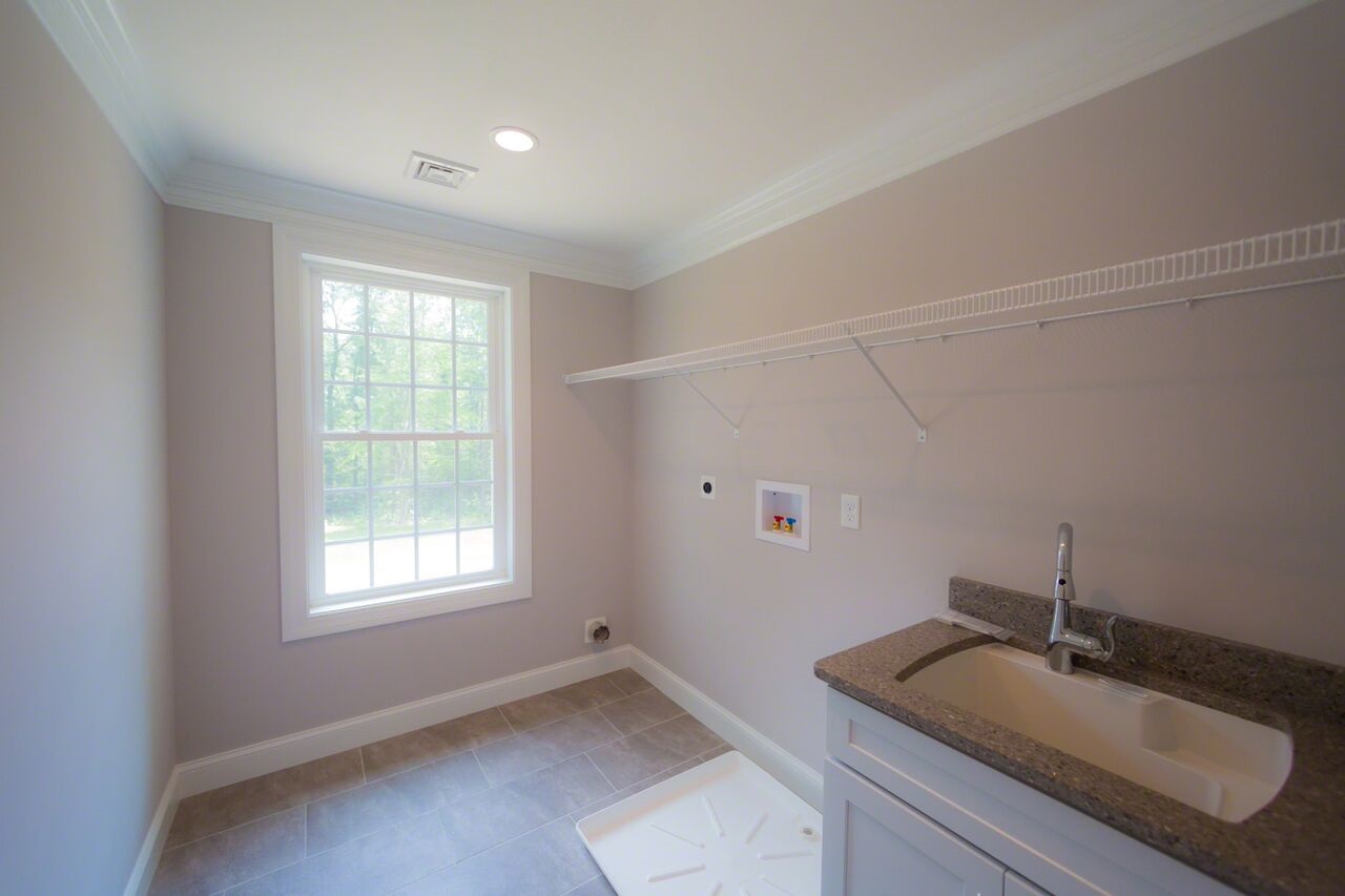 135 County Road, Unit 10 Bedford, NH 03110 - Photo 18 of 20