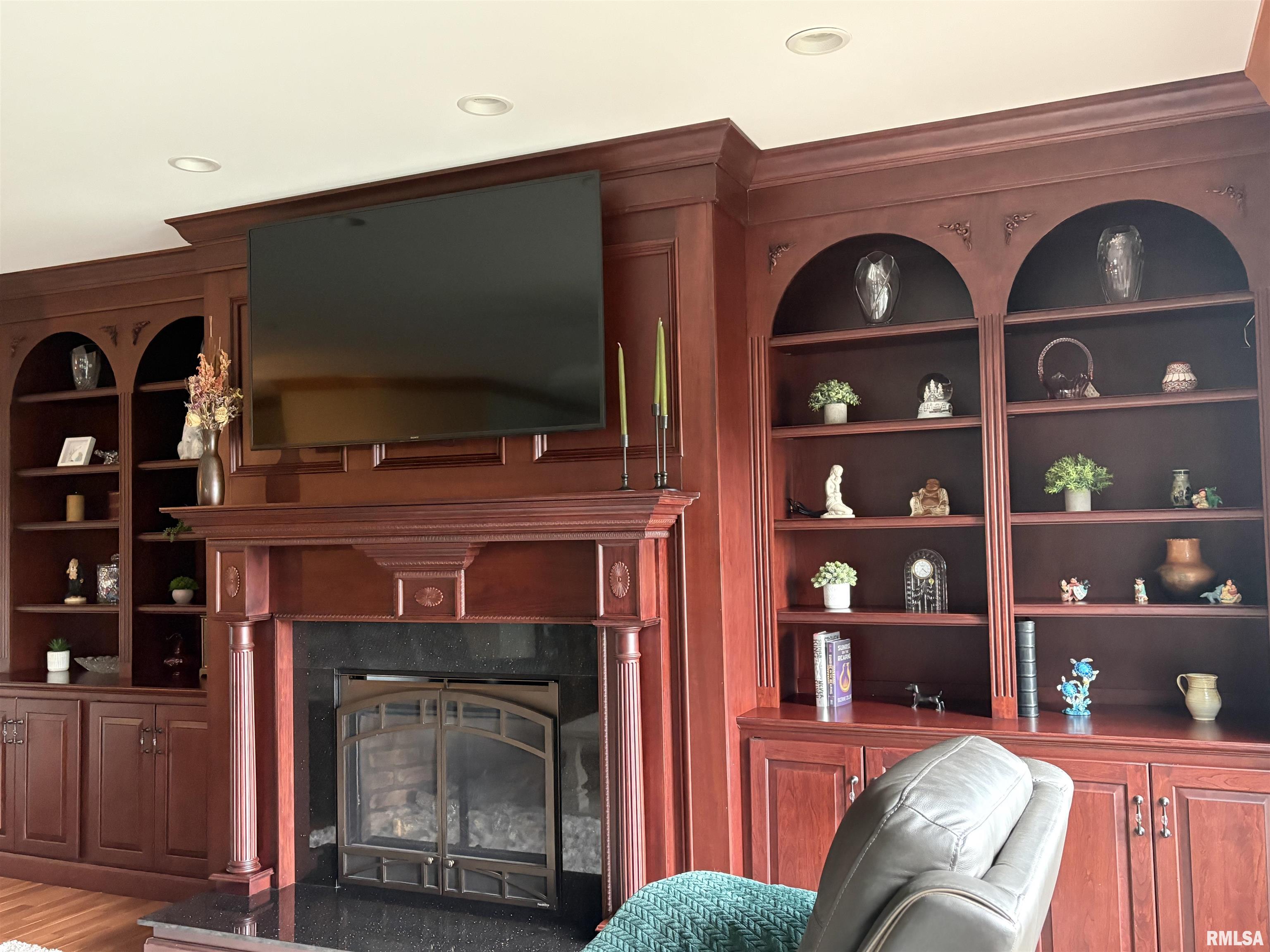 1572 Liberty Road Jacksonville, IL 62650 - Photo 12 of 82