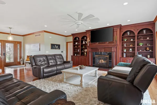 $489,900 | 1572 Liberty Road, Jacksonville, IL 62650