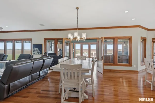 $489,900 | 1572 Liberty Road, Jacksonville, IL 62650