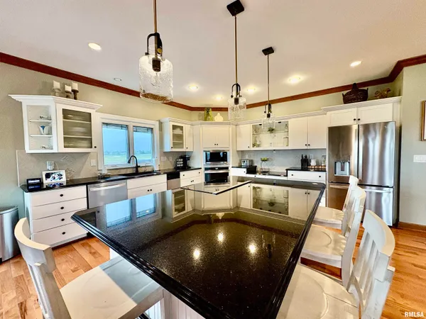 $489,900 | 1572 Liberty Road, Jacksonville, IL 62650