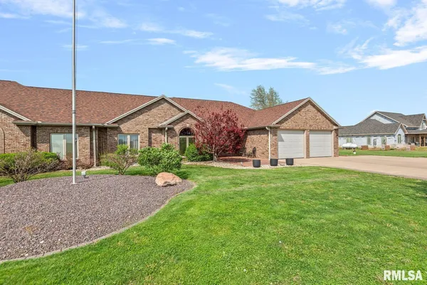 $489,900 | 1572 Liberty Road, Jacksonville, IL 62650