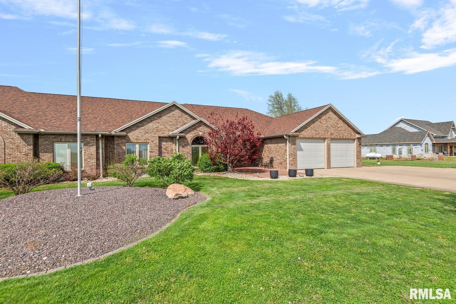 1572 Liberty Road Jacksonville, IL 62650 - Photo 4 of 82