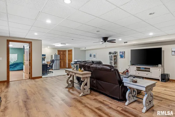 $489,900 | 1572 Liberty Road, Jacksonville, IL 62650