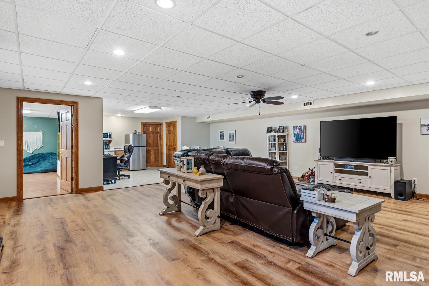 1572 Liberty Road Jacksonville, IL 62650 - Photo 43 of 82