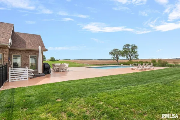 $489,900 | 1572 Liberty Road, Jacksonville, IL 62650