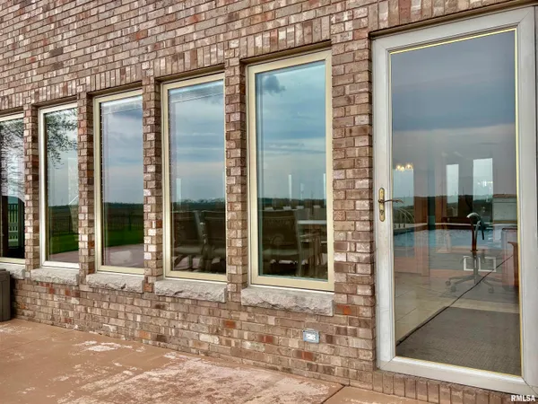 $489,900 | 1572 Liberty Road, Jacksonville, IL 62650