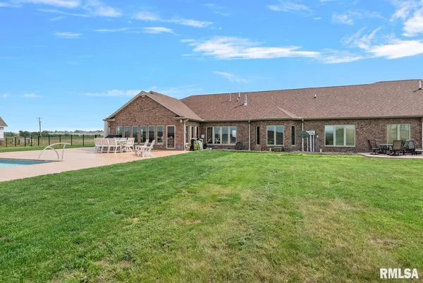 $489,900 | 1572 Liberty Road, Jacksonville, IL 62650