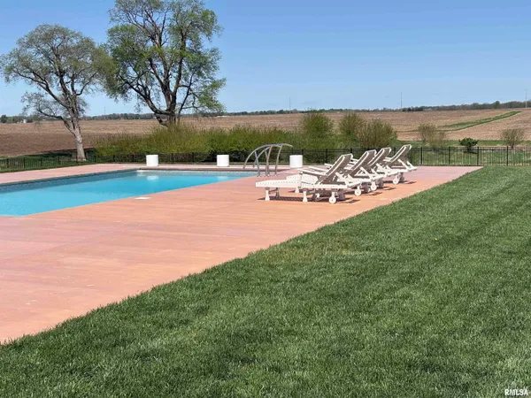 $489,900 | 1572 Liberty Road, Jacksonville, IL 62650