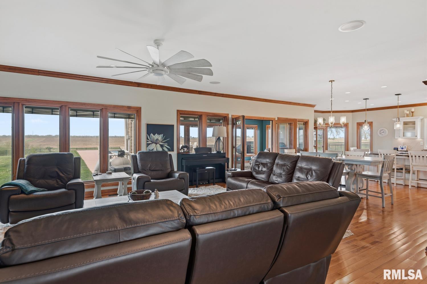 1572 Liberty Road Jacksonville, IL 62650 - Photo 9 of 82