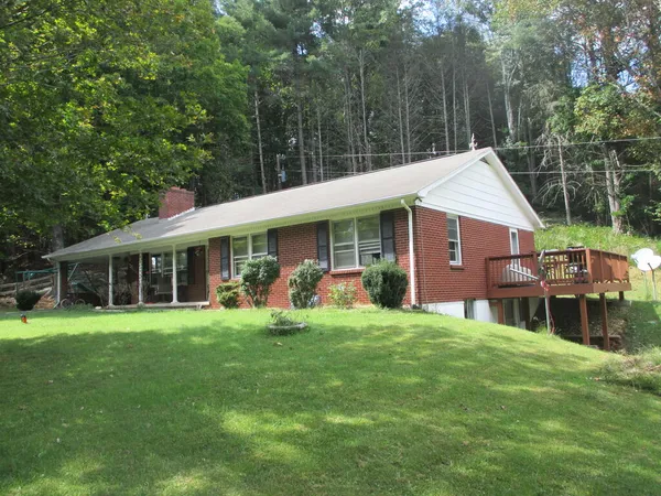 $264,000 | 2492 Peach Bottom Road, Independence, VA 24348
