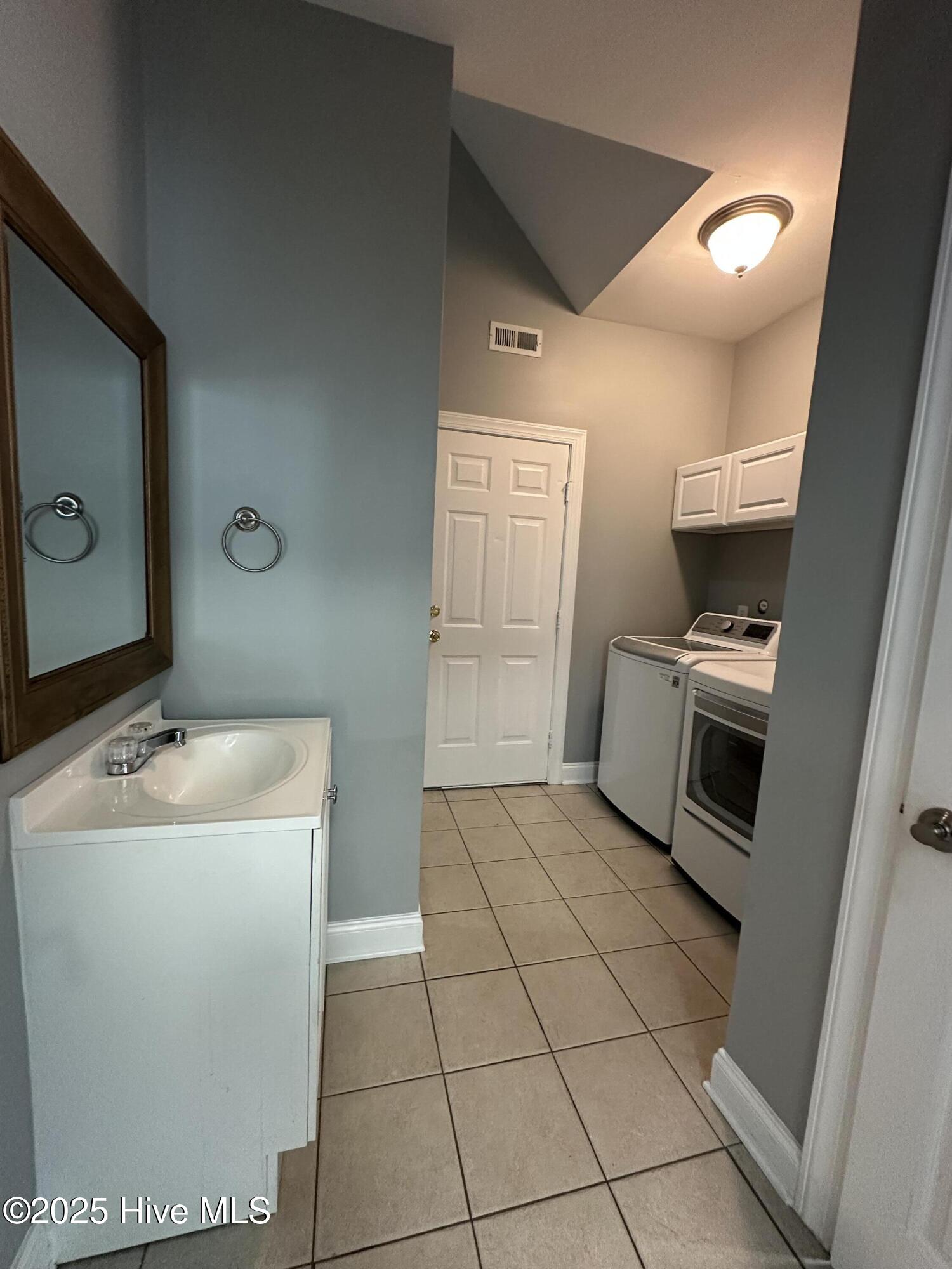 979 Cheshire Road Rocky Point, NC 28457 - Photo 37 of 54 Laundry