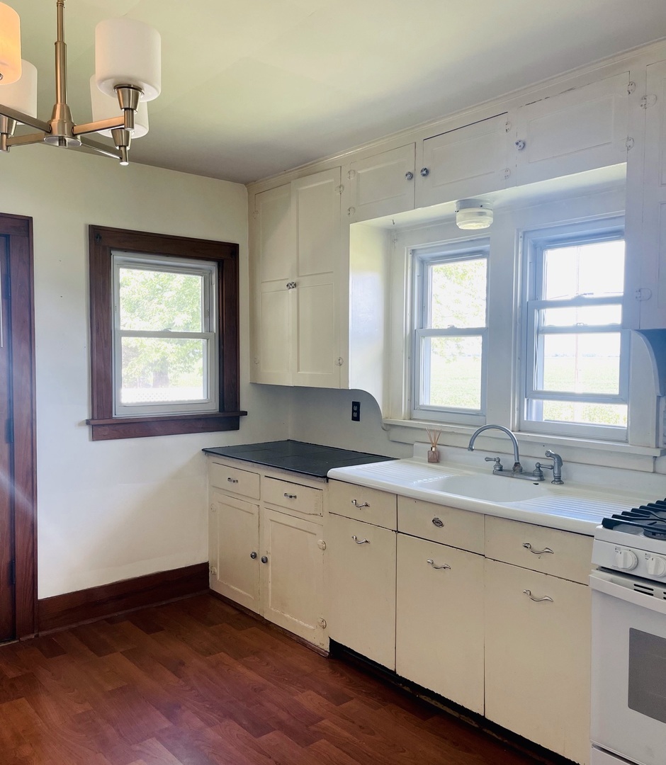 2299 North 3608th Road Serena, IL 60549 - Photo 4 of 6