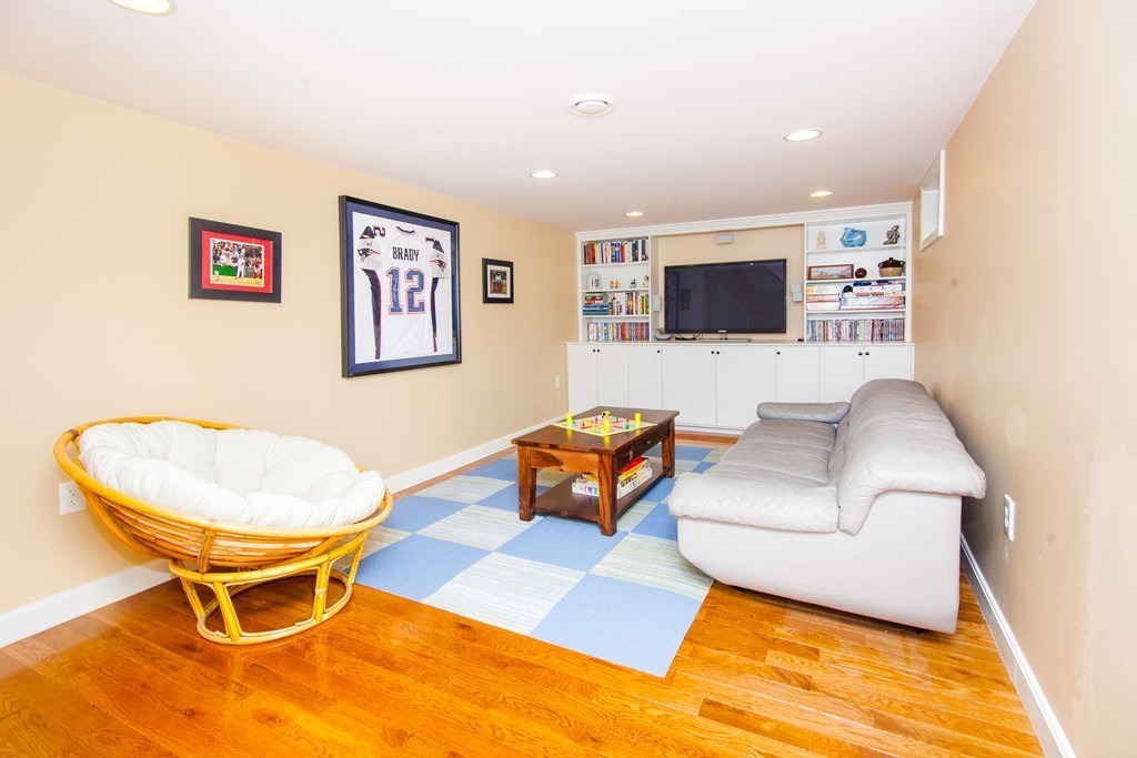 56 Pierrepont Road Newton, MA 02462 - Photo 16 of 17 Gallery Image 16