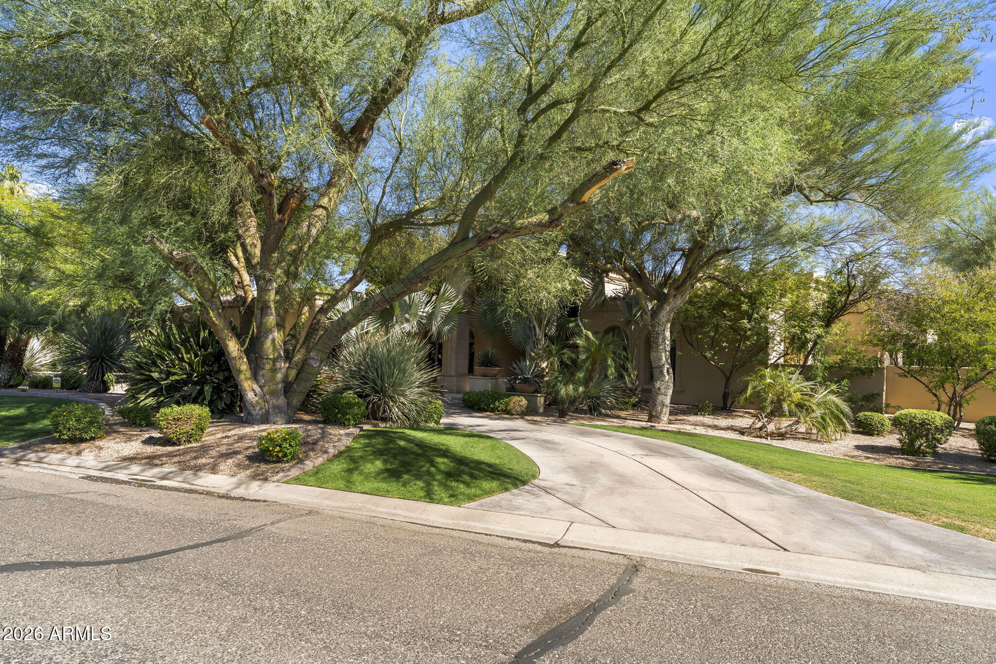 6427 East Horseshoe Road Paradise Valley, AZ 85253 - Photo 81 of 93 Circular Driveway