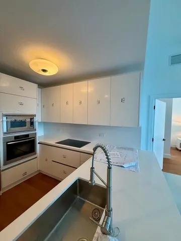 $7,811 | 6799 Collins Avenue, Unit 412, Miami Beach, FL 33141