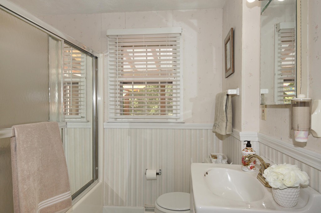 16 Rack Road Chelmsford, MA 01824 - Photo 4 of 7 Gallery Image 4