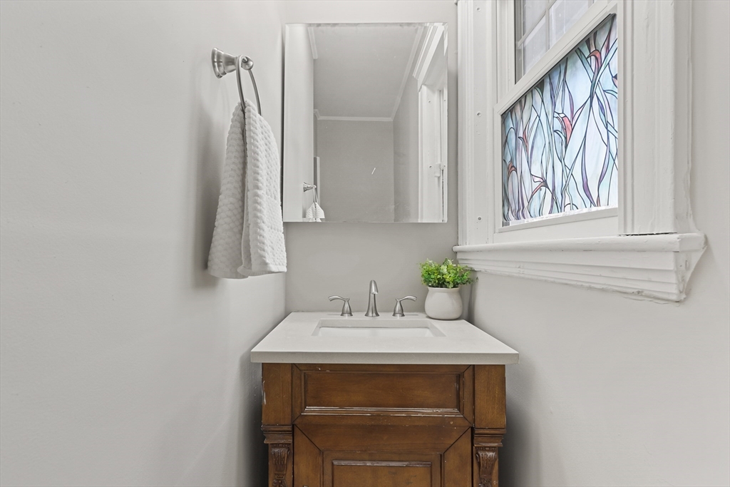 9 Oakley Road Belmont, MA 02478 - Photo 16 of 36 Gallery Image 16