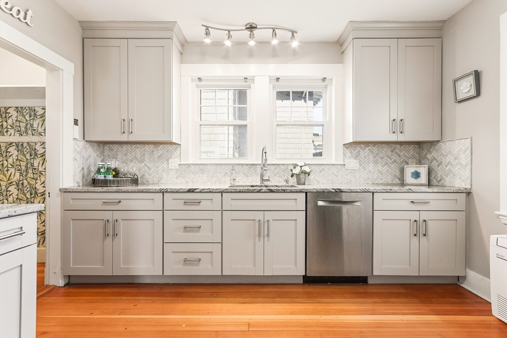 9 Oakley Road Belmont, MA 02478 - Photo 4 of 36 Gallery Image 4