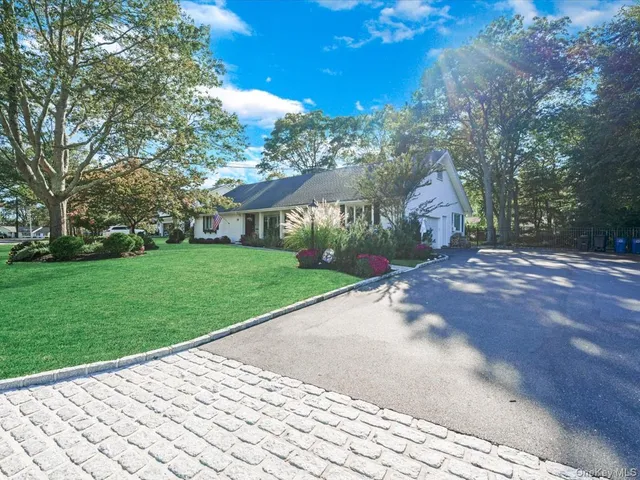 a view of a back yard of the house