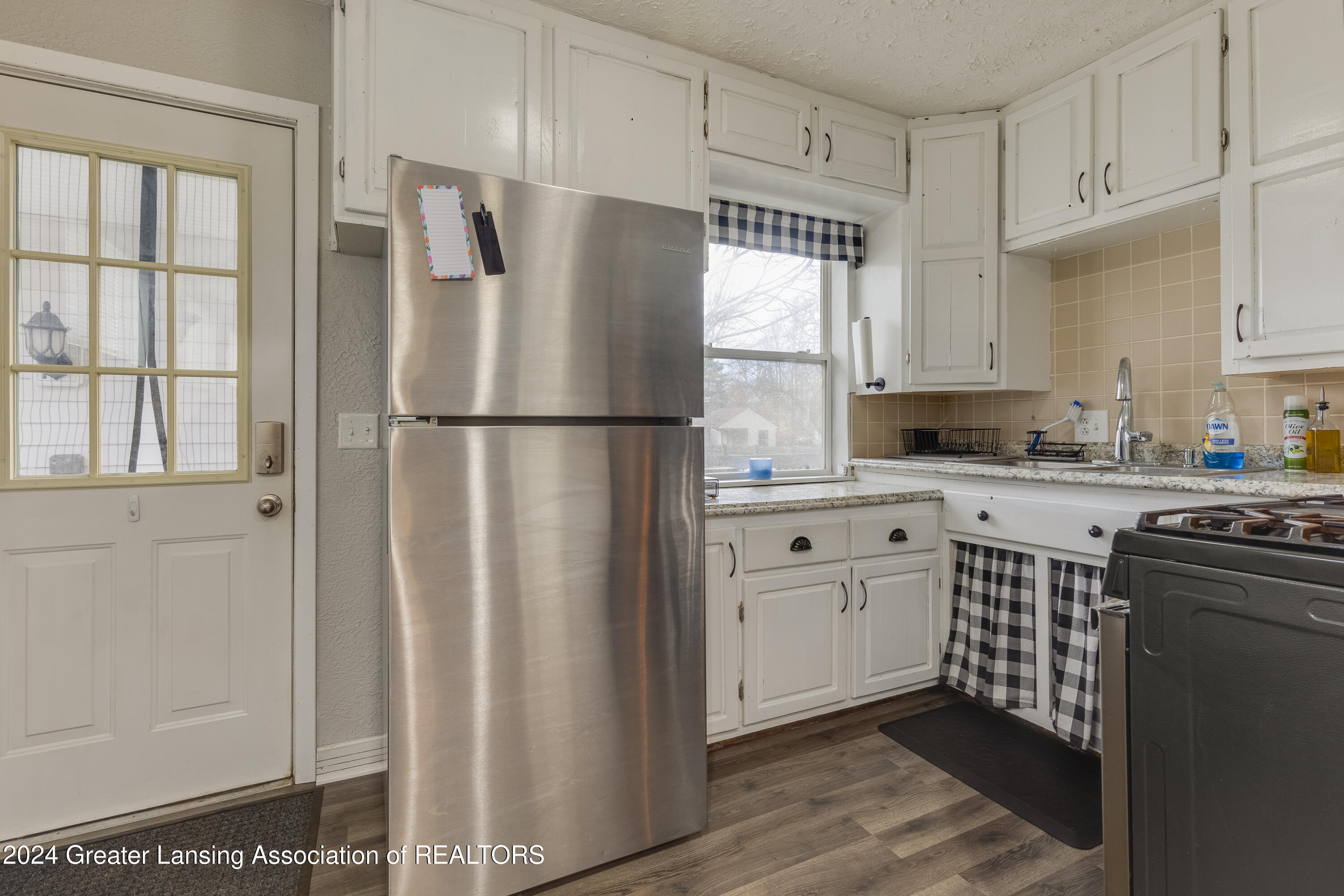 322 East Sheridan Road Lansing, MI 48906 - Photo 13 of 28 Kitchen