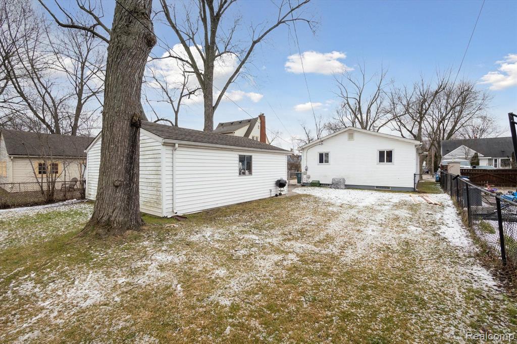 1626 Cambridge Road Berkley, MI 48072 - Photo 33 of 34