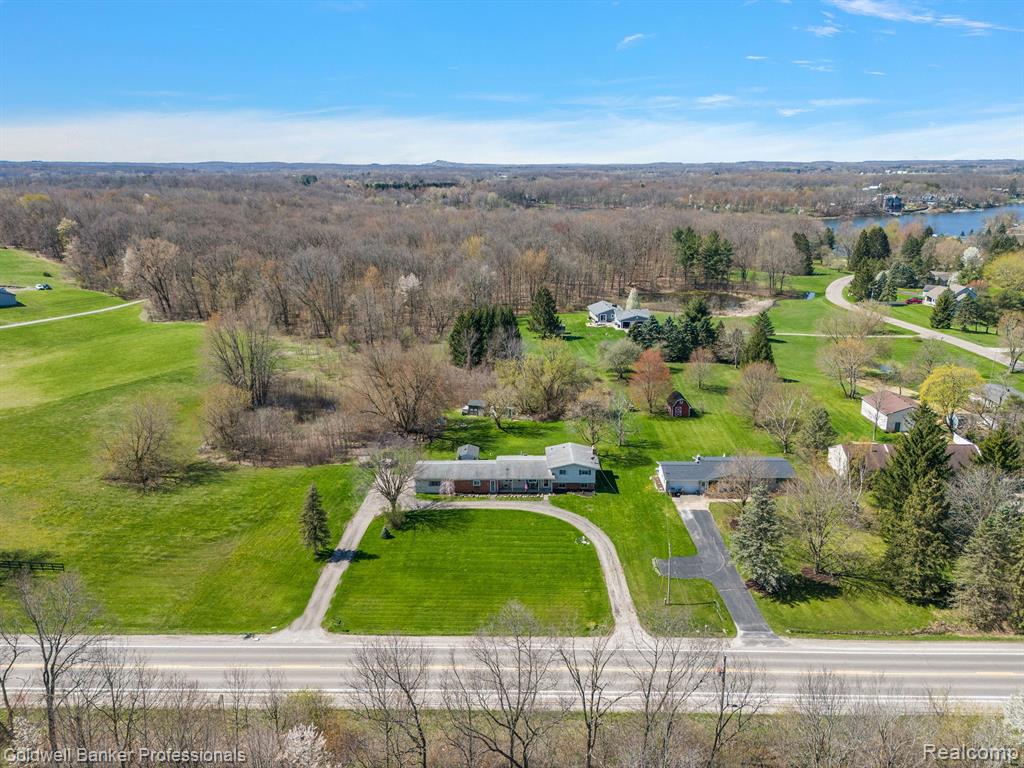 9436 South State Road Goodrich, MI 48438 - Photo 3 of 36