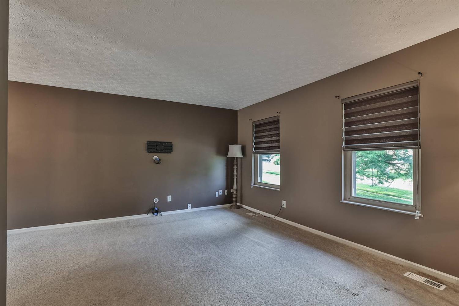 5452 Sidney Road Cincinnati, OH 45238 - Photo 4 of 25