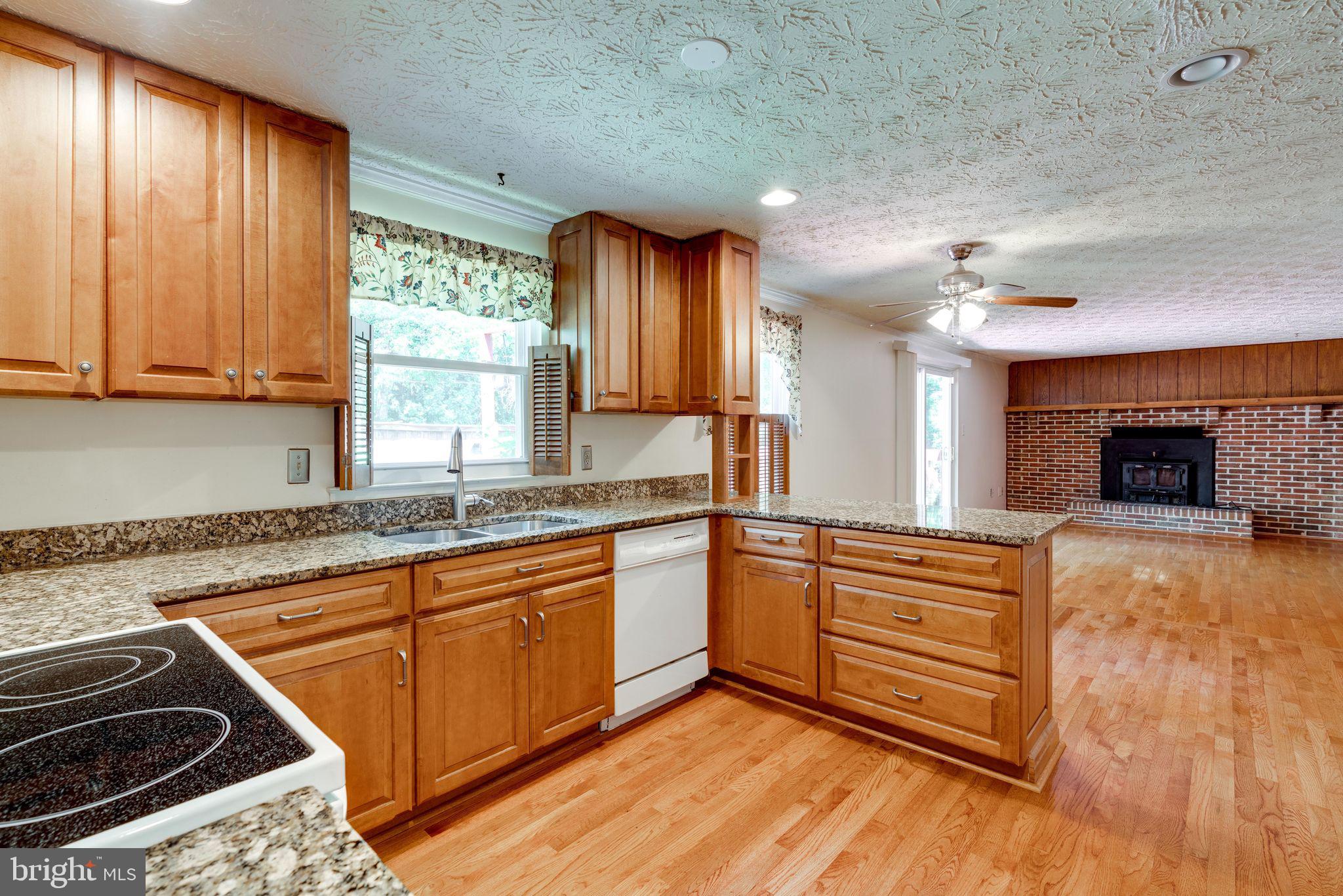 8698 Young Court Springfield, VA 22153 - Photo 13 of 53 Gallery Image 13