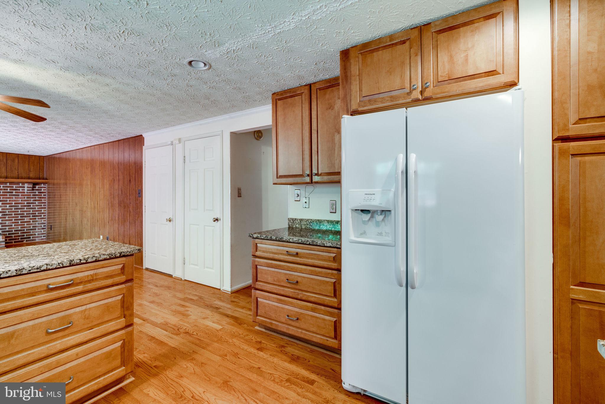 8698 Young Court Springfield, VA 22153 - Photo 14 of 53 Gallery Image 14