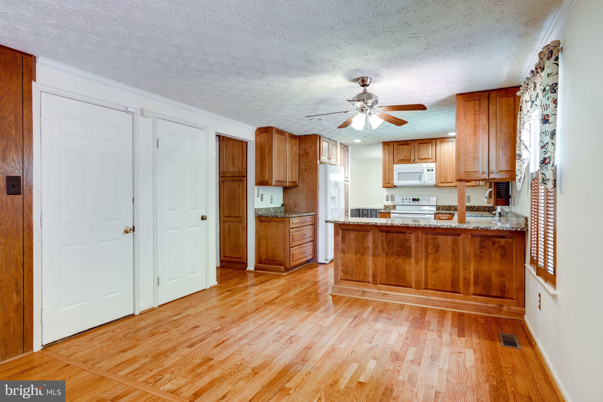 8698 Young Court Springfield, VA 22153 - Photo 20 of 53 Gallery Image 20
