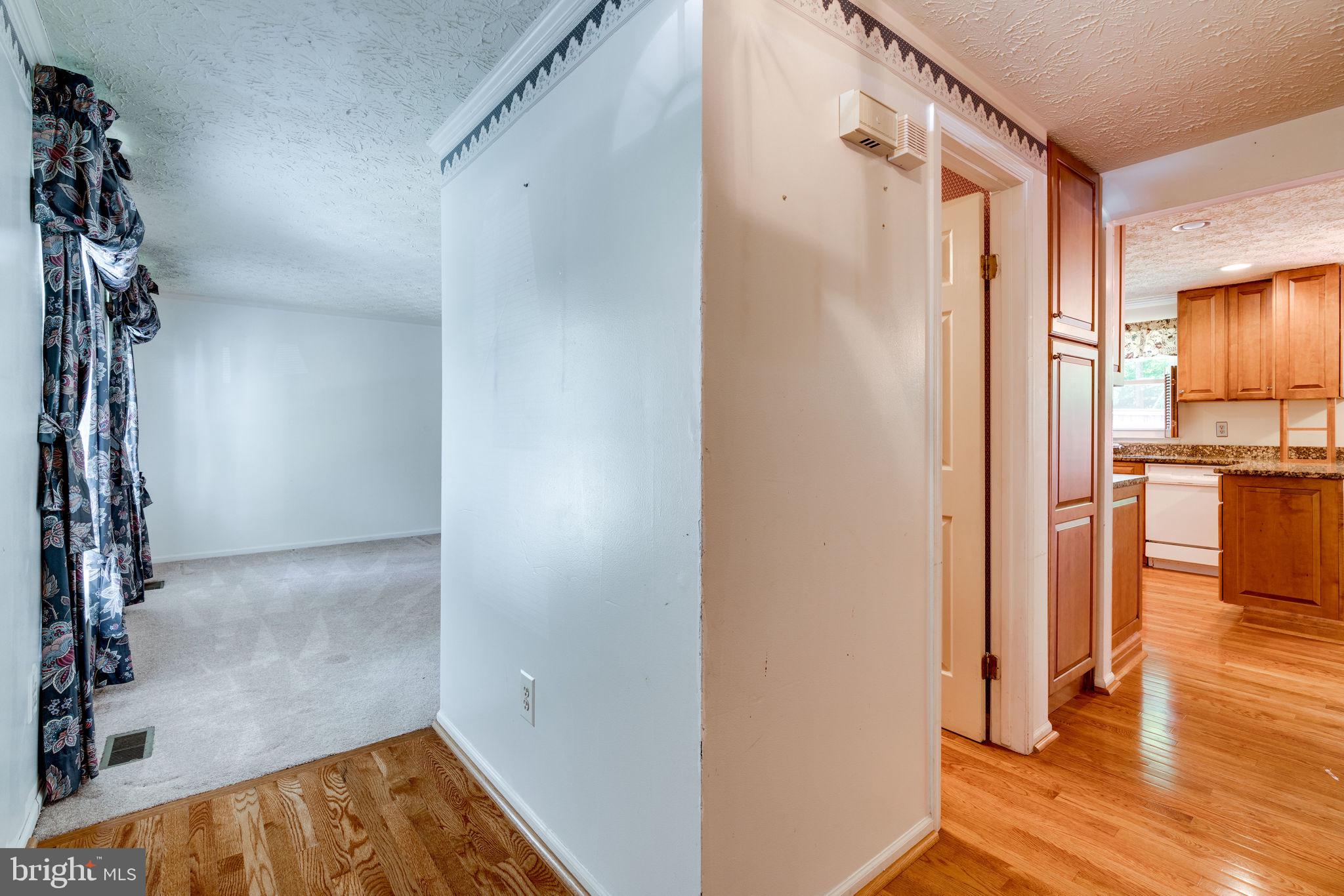 8698 Young Court Springfield, VA 22153 - Photo 7 of 53 Gallery Image 7