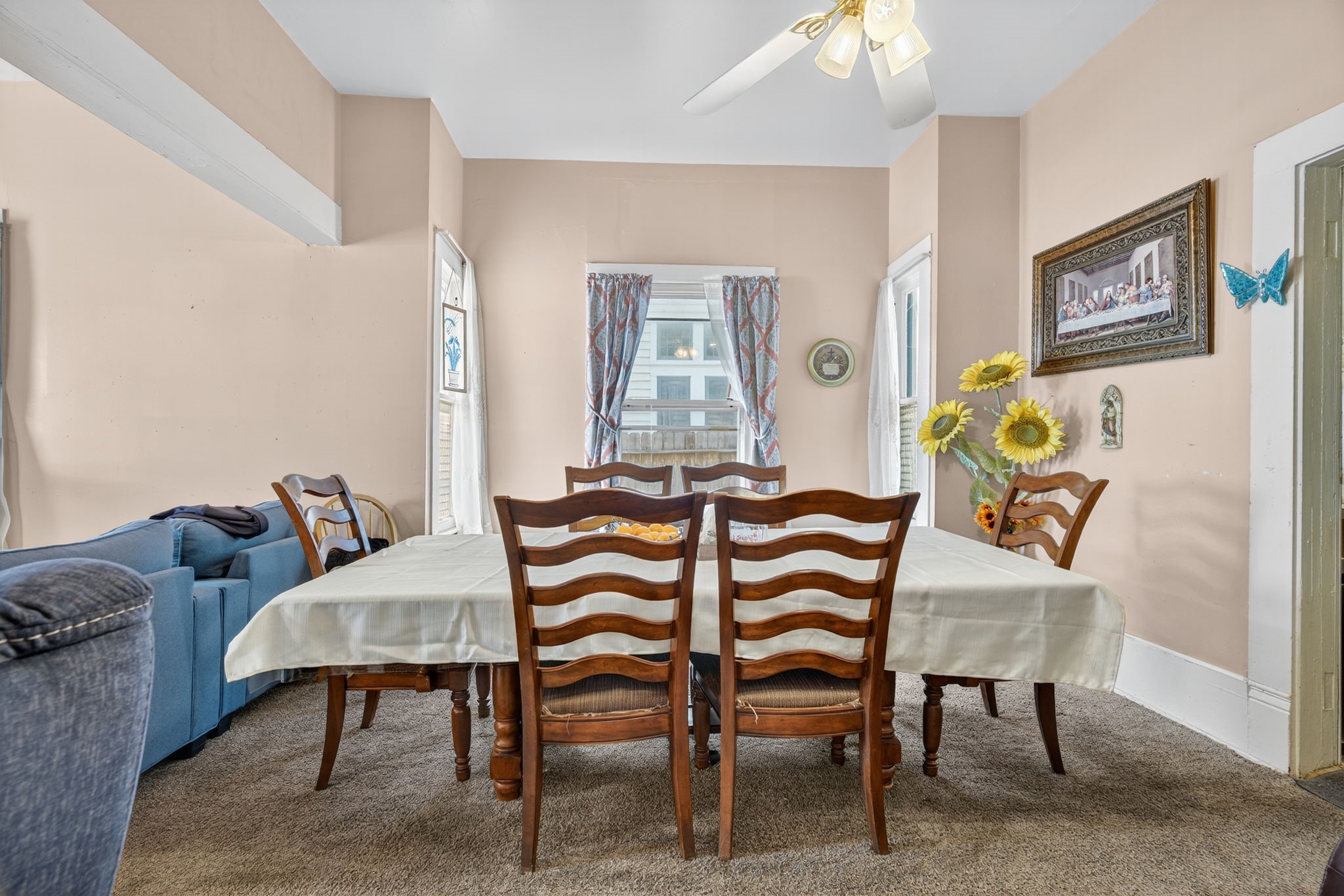 403 East 8th Street Houston, TX 77007 - Photo 10 of 19 a dining room with furniture and window