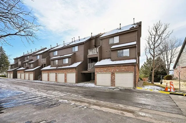 $2,200 | 844 South Vance Street, Unit B, Lakewood, CO 80226