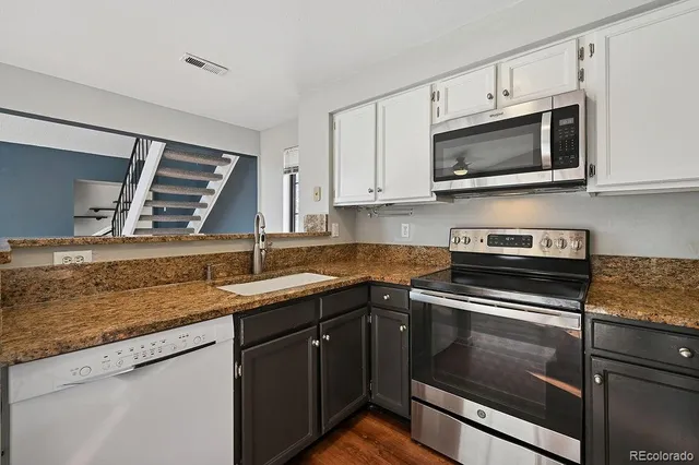 $2,200 | 844 South Vance Street, Unit B, Lakewood, CO 80226