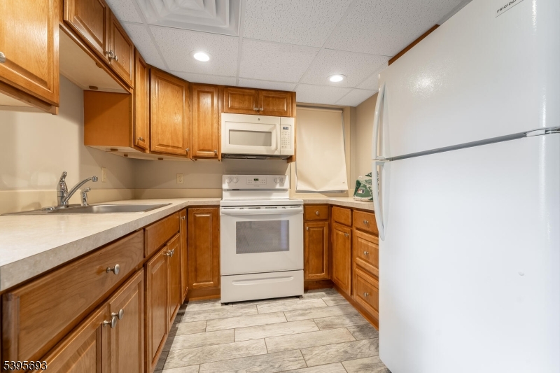 324 Tunnel Road Asbury, NJ 08802 - Photo 12 of 26