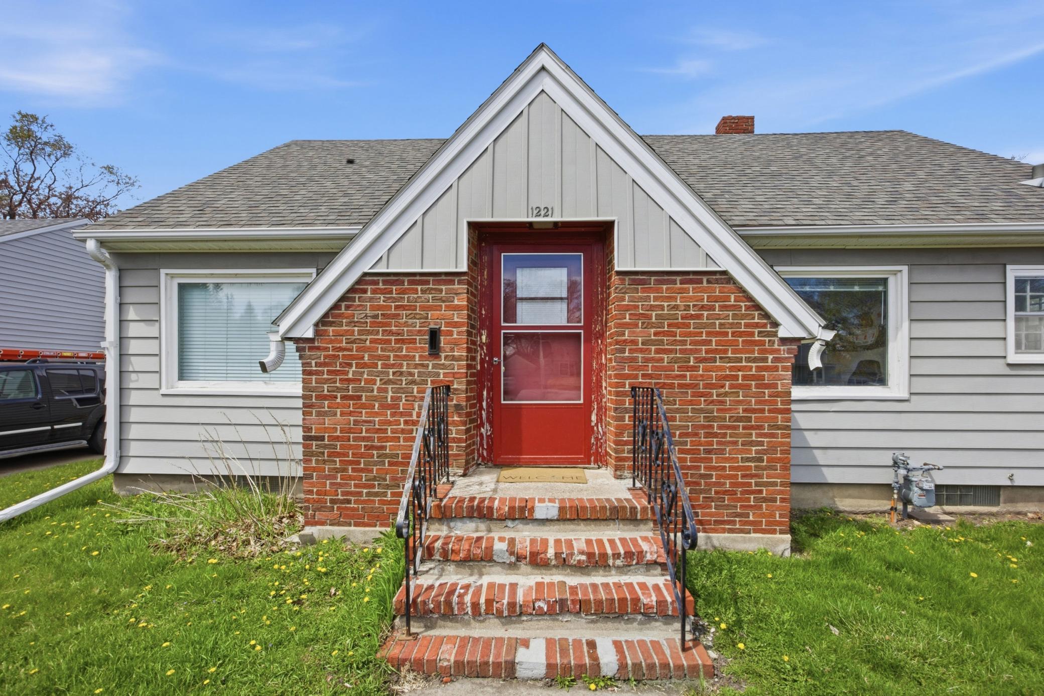 1221 5th Street South Moorhead, MN 56560 - Photo 2 of 33