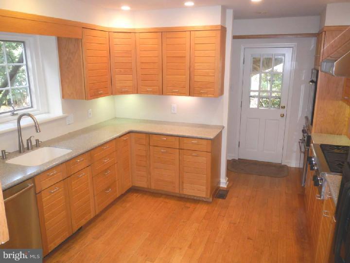 414 Thayer Road Swarthmore, PA 19081 - Photo 8 of 24 Kitchen