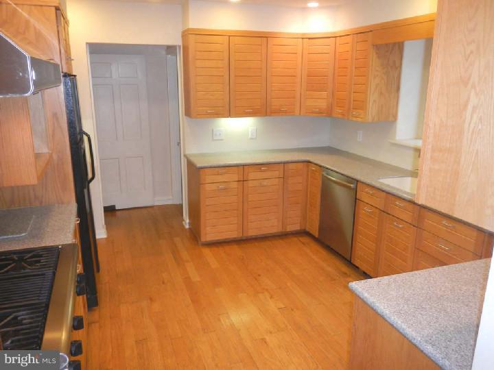 414 Thayer Road Swarthmore, PA 19081 - Photo 9 of 24 Kitchen